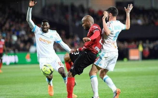 实时赛事比分-冲刺阶段门兴格拉德巴赫备战法国杯，防线松动细节曝光，引发热议，训练强度明显提升的简单介绍