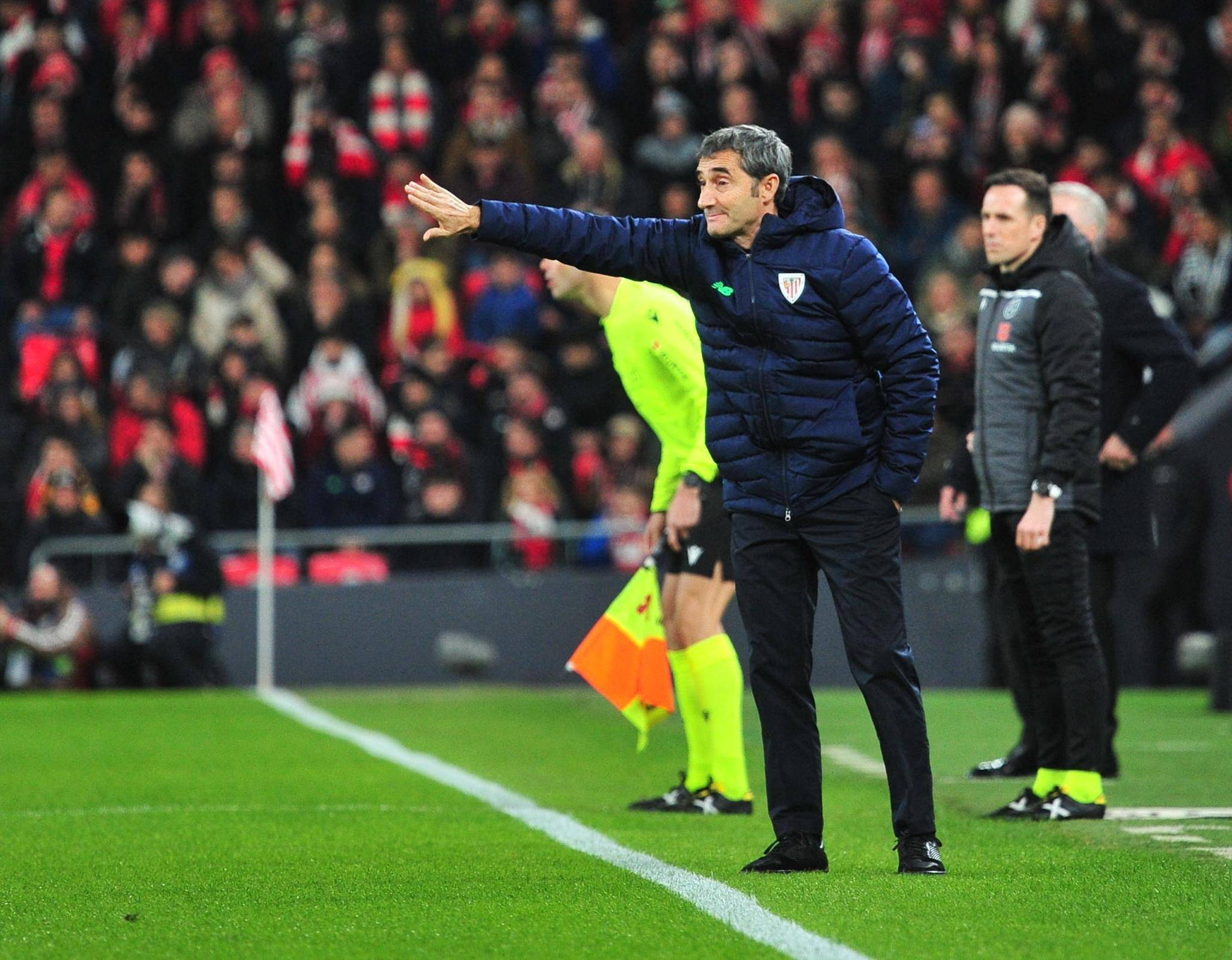 雷速体育-集结日体能课后，毕尔巴鄂竞技门线救险备战西甲，赛场秩序良好，医务组通报恢复的简单介绍